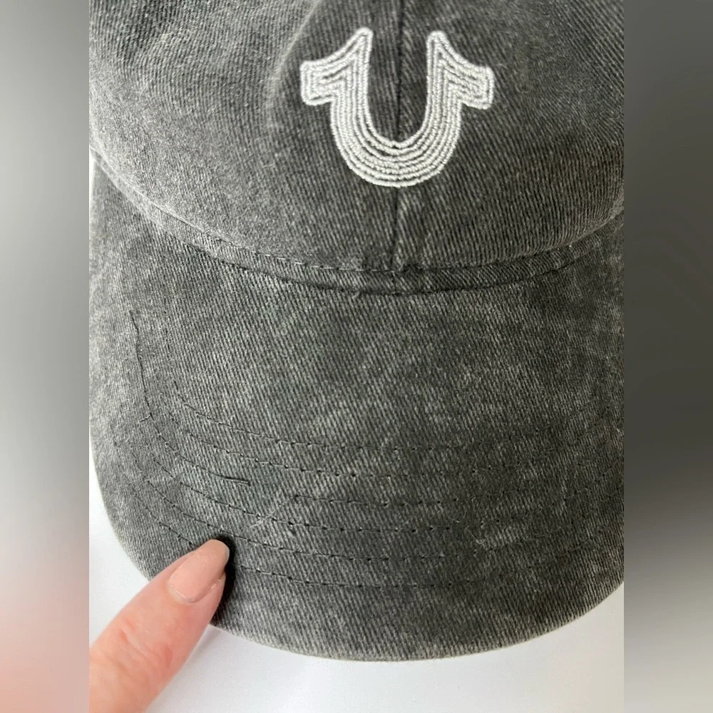 True Religion Gray 100% Cotton Logo snap back Cap